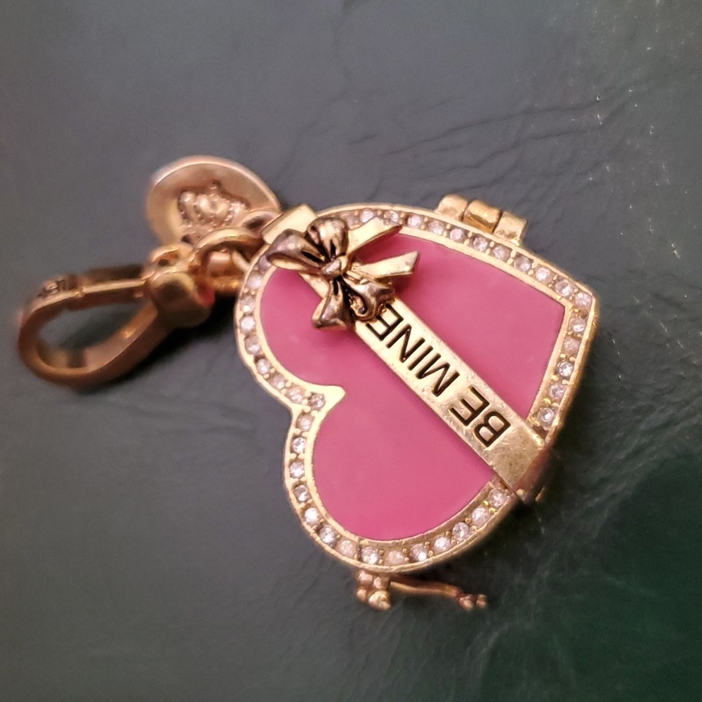 Juicy Couture